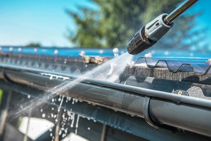 Commercial gutter cleaning in Mansfield