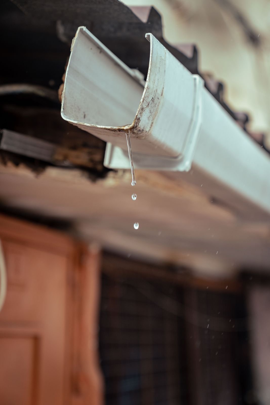 Conservatory gutter replacement in Mansfield